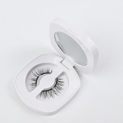 One-piece magnetic false eyelashes